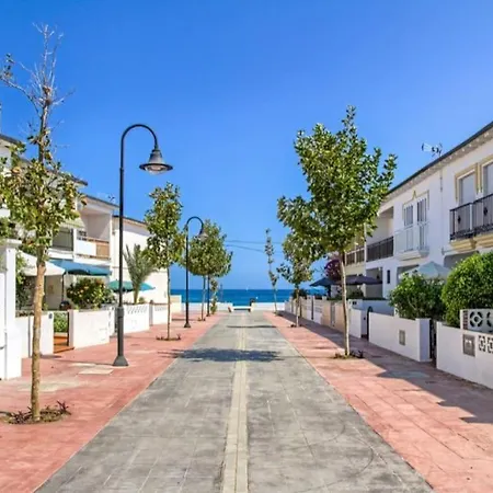 Amazing With Sea View & Big Terrace Apartment *